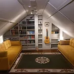 Stunning 5Br Royal Mile Penthouse
