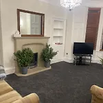 Victorian House Edinburgh 3 Bedrooms, 5 Guests