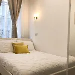 Lothian Center Apartment