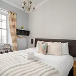 F&O Apartments - VIP Royal Mile 2 bed Apartment - Sleeps 5