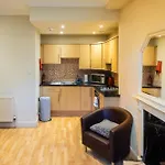 Cosy And Modern Apartment In Central Edinburgh