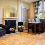 Cosy And Modern Apartment In Central Edinburgh