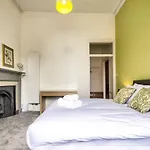 Altido Spacious And Stylish 4-Bed Georgian Apartment