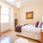 Altido Retro Castle Retreat 2Bed