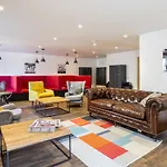 Pure Citystay Elliott House