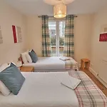 Castle Apartment - Annandale