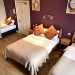 Dene Guest House, New Town