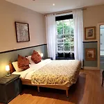 Dene Guest House, New Town
