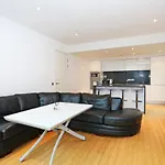 Altido Modern 2Bed With Free Parking In The Iconic Quartermile