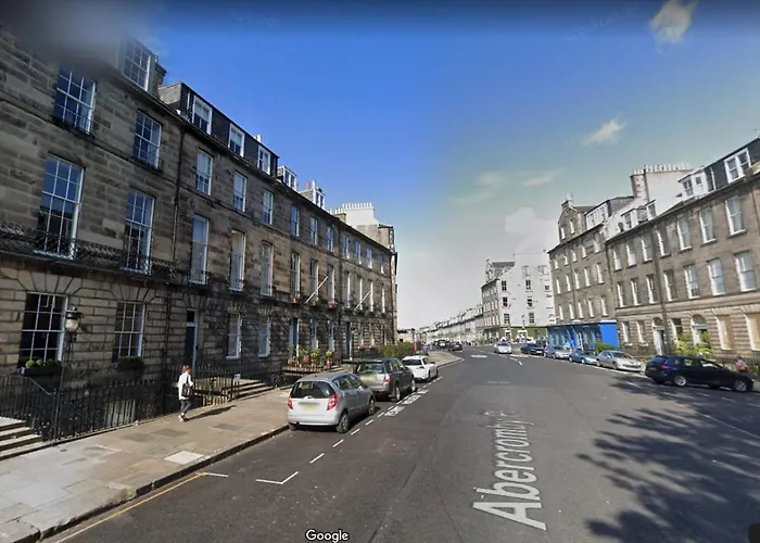 Beautiful Edinburgh New Town Apartment