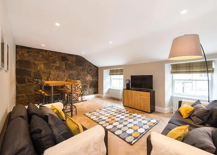 City Centre, Newly Refurbished Stylish Apartment