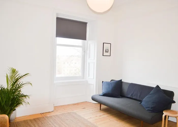 Modern 1 Bedroom Flat In The Heart Of Edinburgh