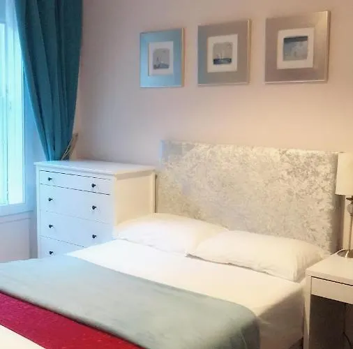 Edinburgh City Holiday Apartments