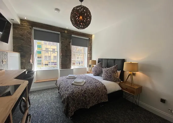 Royal Mile Queen Apartment