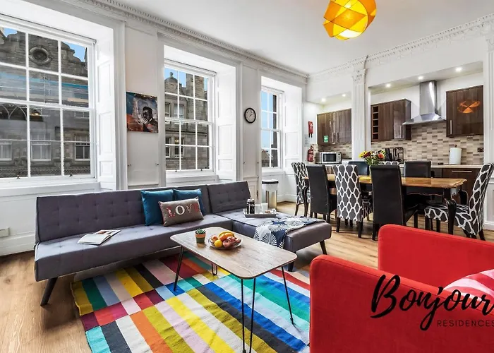 Royal Mile 4Br-3Ba - City Views & Free Parking By Bonjour Residences Edinburgh