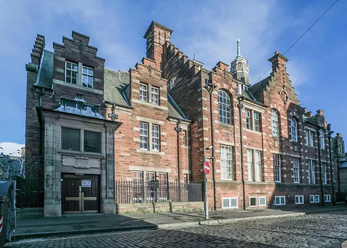 Beautiful 1-Bed Apartment Near Castle