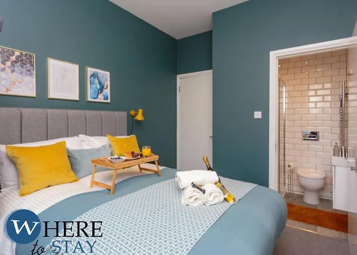 Lovely Apartment Beneath Edinburgh Castle