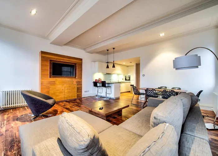 Sumptuous 2Br Apt Next To Edinburgh Castle!