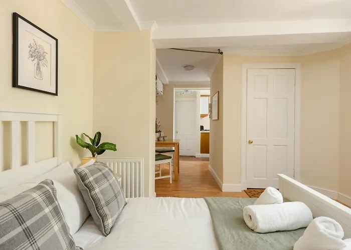 Cosy Dean Village Studio