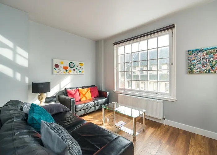 Royal Mile Modern Apartment