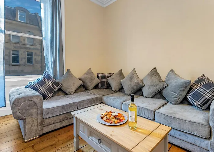Edinburgh City Centre Jasmine Apartment -Sleeps 7