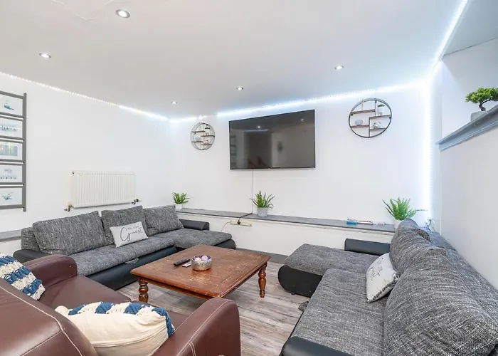 Deluxe Rooms In Ediburgh City Centre - Excellent Location