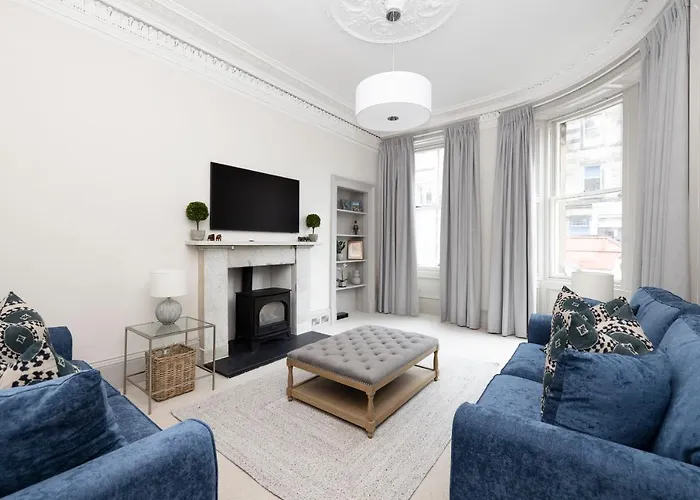Stylish 3-Bedroom Edinburgh City Getaway