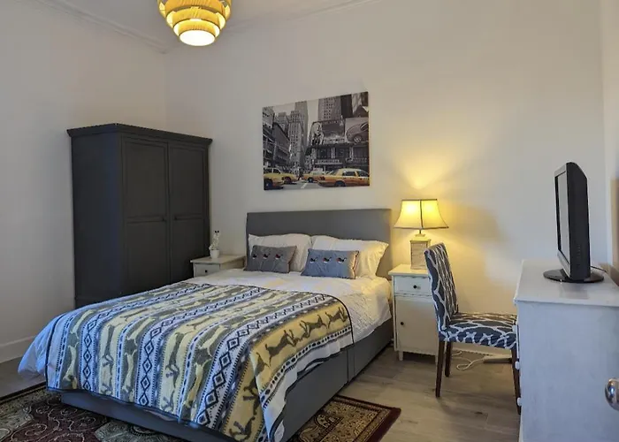Bright Room Close To City Centre
