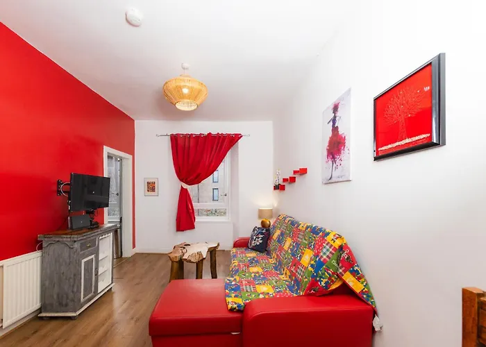 Desirable Edinburgh Apartment By The City Centre