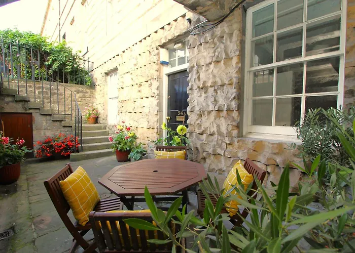 City Centre New Town 2 Bedroom Flat