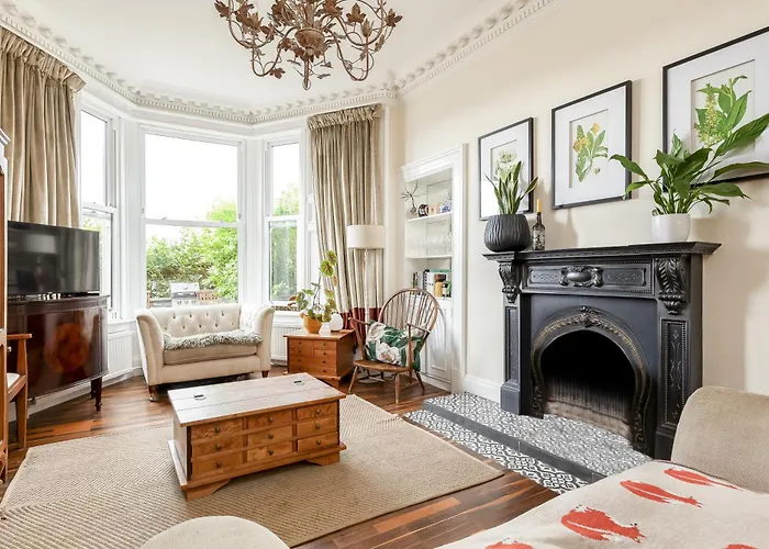 Stylish Victorian Apartment\'S Close To The Botanical Gardens, Free Parking!