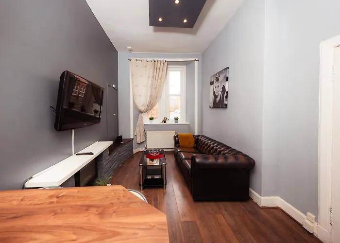 Warm 1 Bed Apartment By Holyrood Palace And Park!