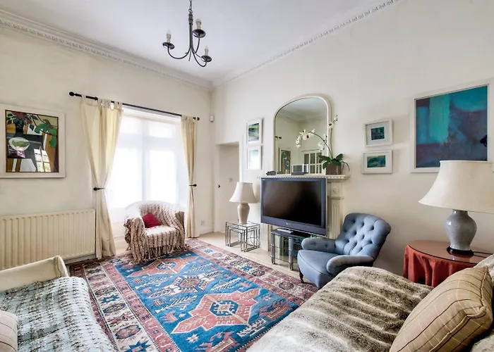 Guestready - Classic Charm Near Holyrood Park