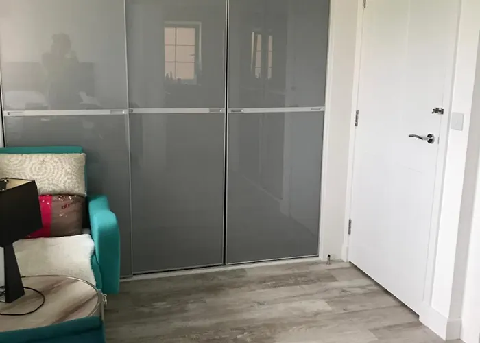 Two Bedrooms With 3 Double Beds 2 Bathrooms