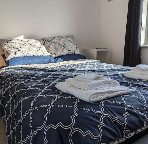 Lovely 3-Bed Edinburgh Flat