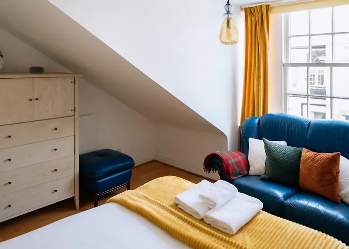 Charming 3 Bedroom Apartment In The Heart Of Vibrant Old Town