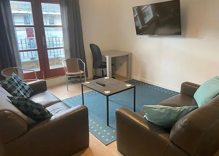 Central Edinburgh 2-Bed Retreat