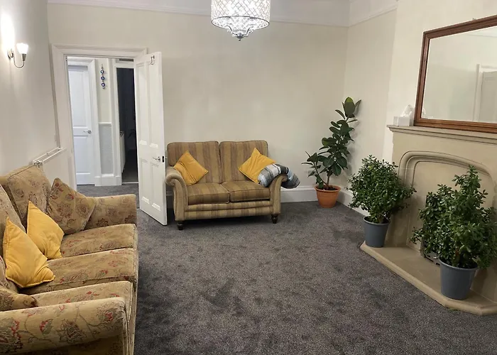 Victorian House Edinburgh 3 Bedrooms, 5 Guests