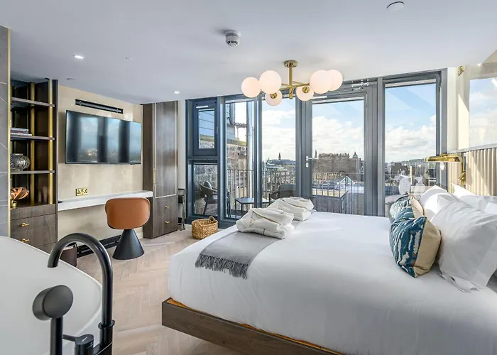The Righ Penthouse Suite