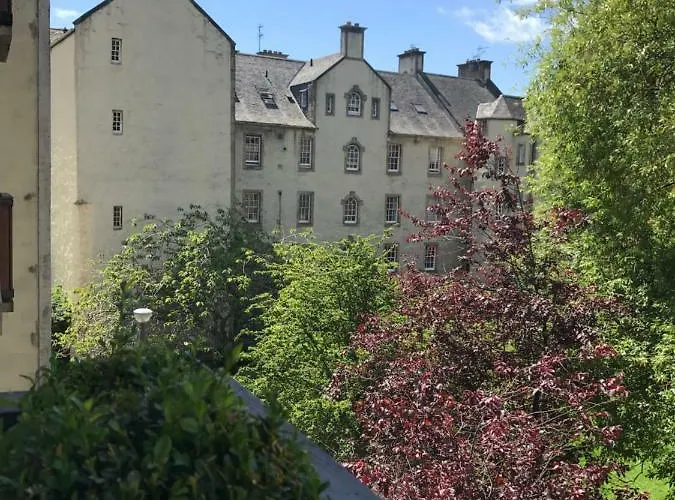 Chessels Court Apartment