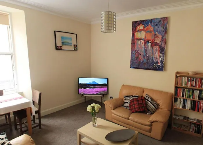 Entire Apartment In Edinburgh