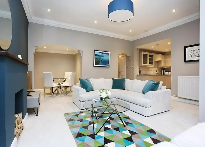 Altido Stunning 2Br Apt With Private Entrance In New Town