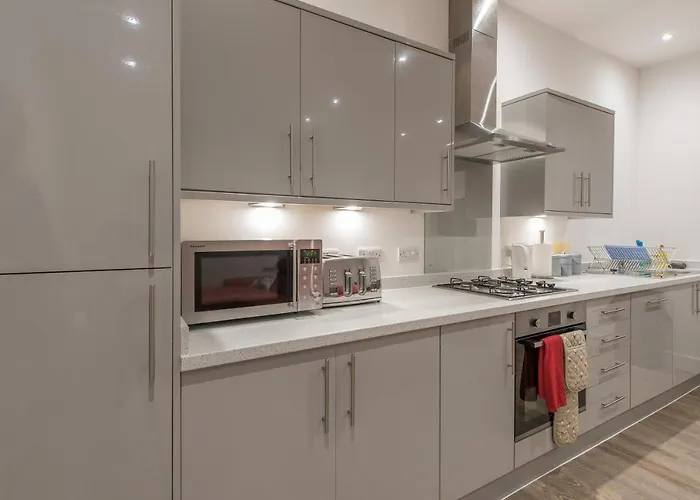 Haymarket Spacious 3 Bedroom Street Level