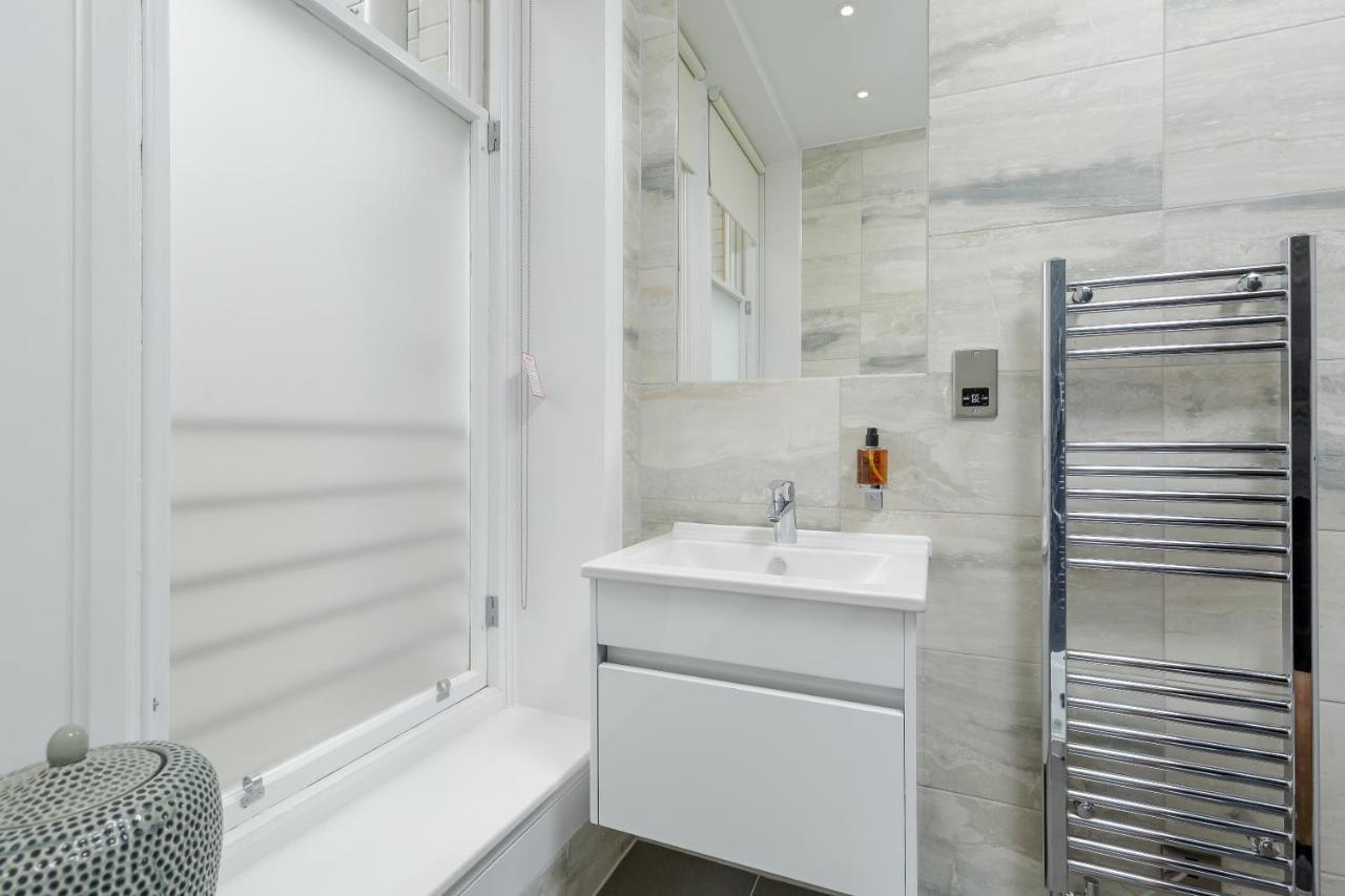 Destiny Scotland - Princes Street Apartment *