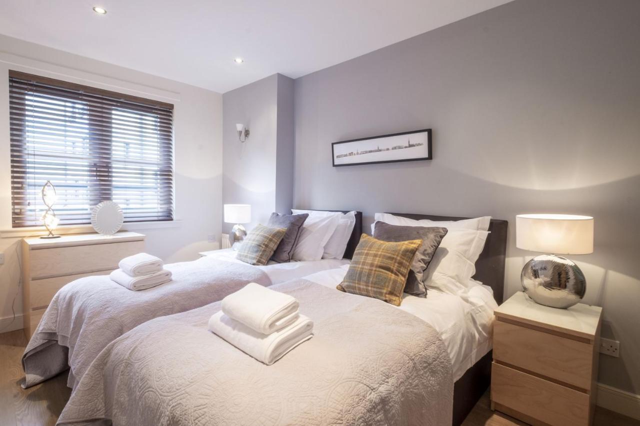 Apartment The Rock View Old Town 2-bedroom Terrace Lift Parking Edinburgh