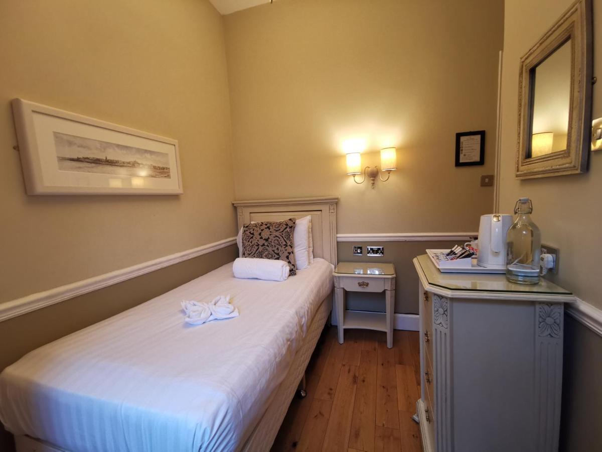 The Haymarket Lairg Guest house 3*