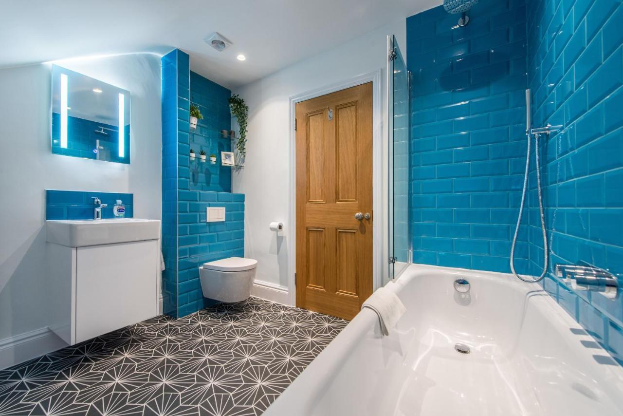 Centre, Newly Refurbished Stylish *