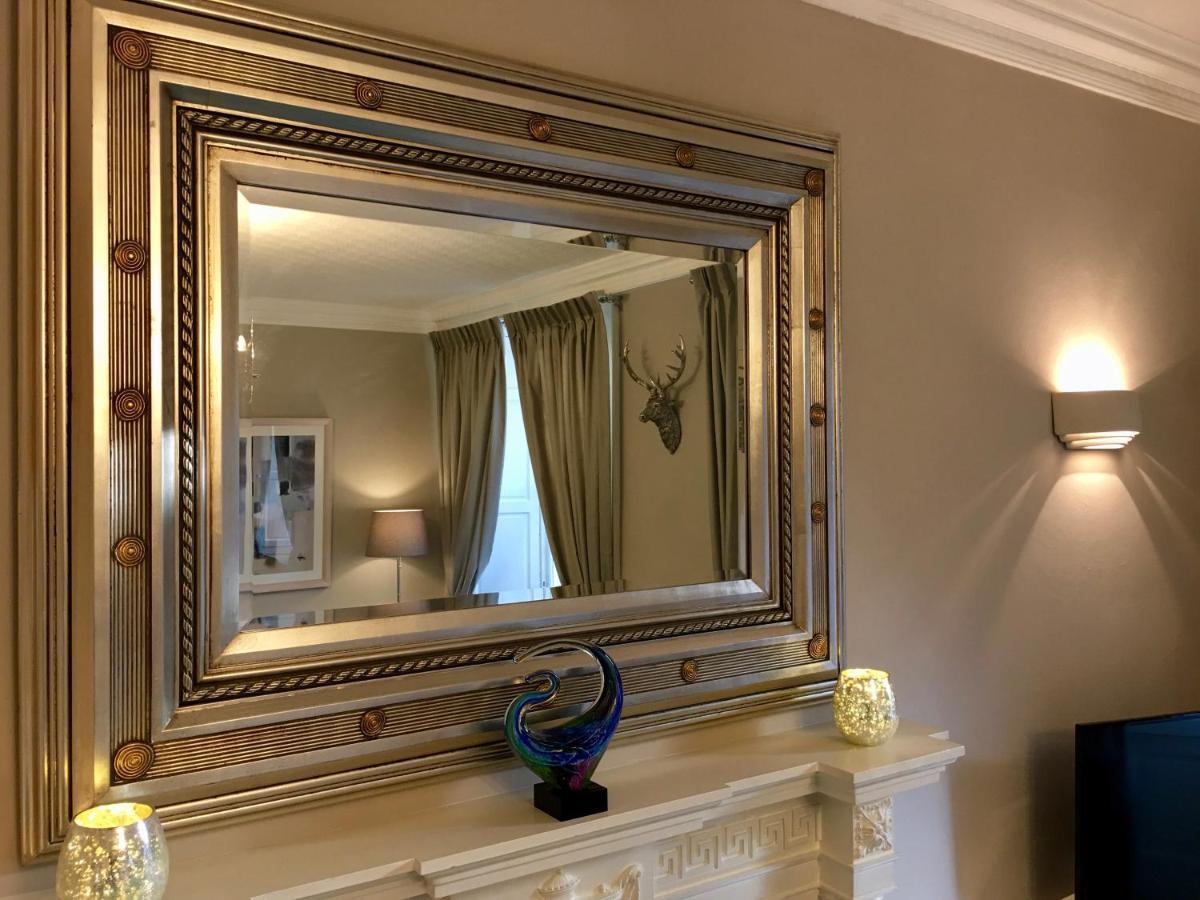 Escape To @ Abercromby Place *