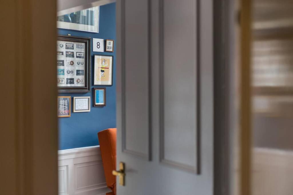 Newly Refurbished Centre Chic Pad *