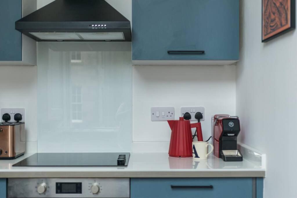 Newly Refurbished Centre Chic Pad Edinburgh